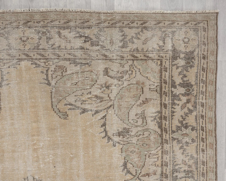 Beige Oushak Rug 6' 11" x 10' 5" | No. VR87983