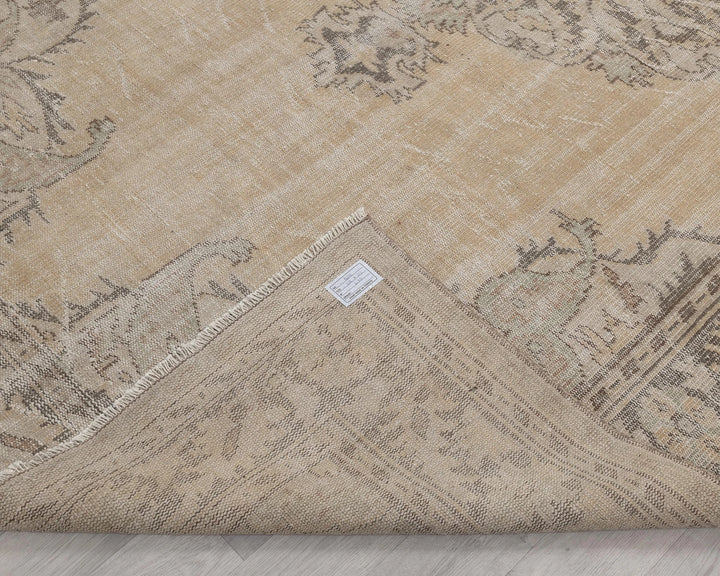 Beige Oushak Rug 6' 11" x 10' 5" | No. VR87983