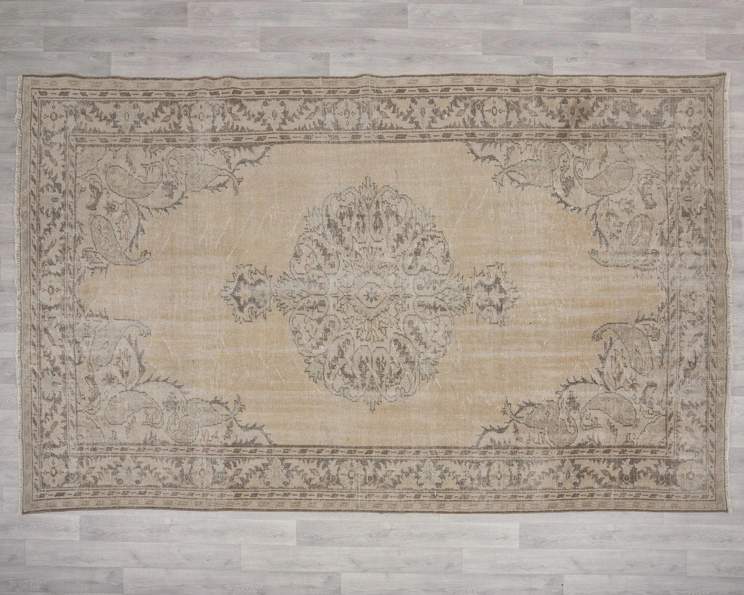 Beige Oushak Rug 6' 11" x 10' 5" | No. VR87983