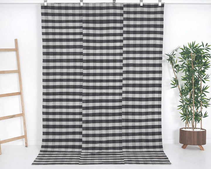 Black Kilim Rug 5' 5" x 8' 1" | No. VR89207
