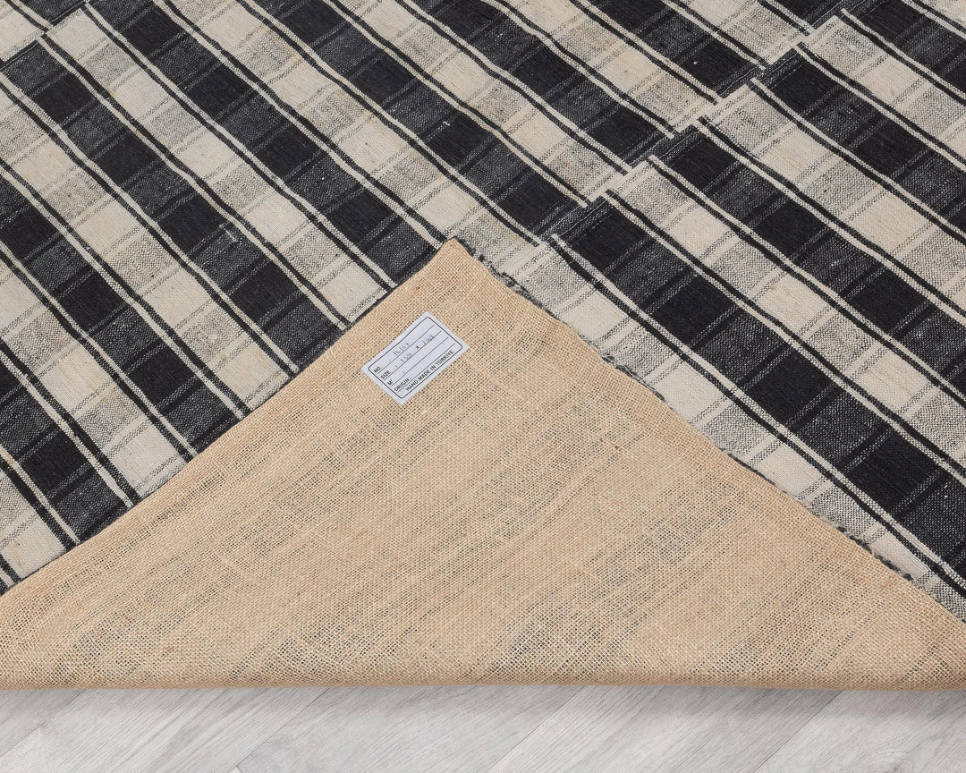 Kilim Rug 5' 3" x 8' 2" | No. VR89299