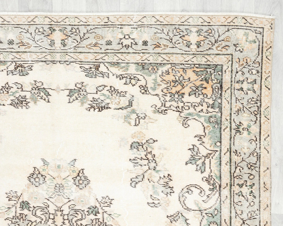 Beige Turkish Oushak Rug 5' 4" x 9' 1" Hand-Knotted pattern
