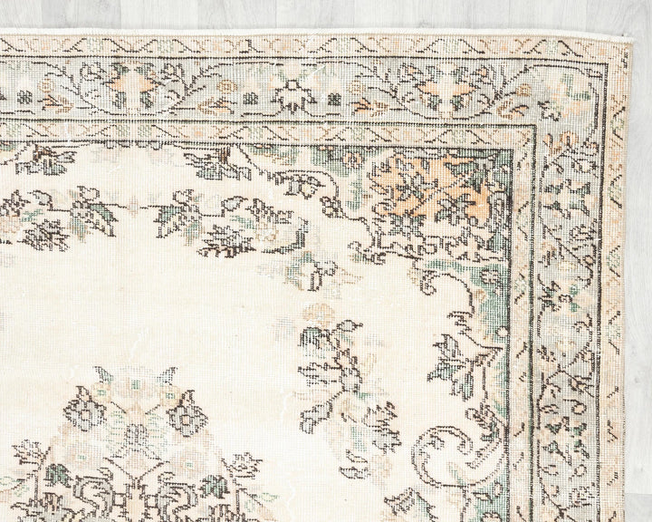 Beige Turkish Oushak Rug 5' 4" x 9' 1" Hand-Knotted pattern
