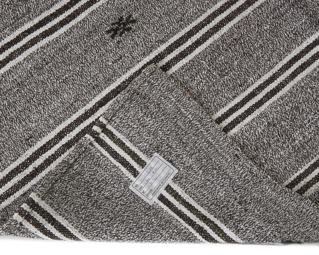 Gray Kilim Rug 5' 5" x 8' 7" | No. VR89522