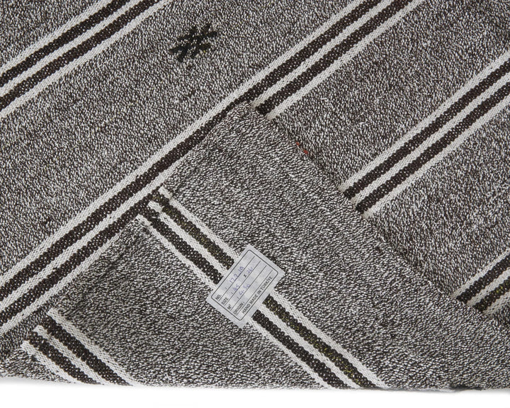 Gray Kilim Rug 5' 5" x 8' 7" | No. VR89522