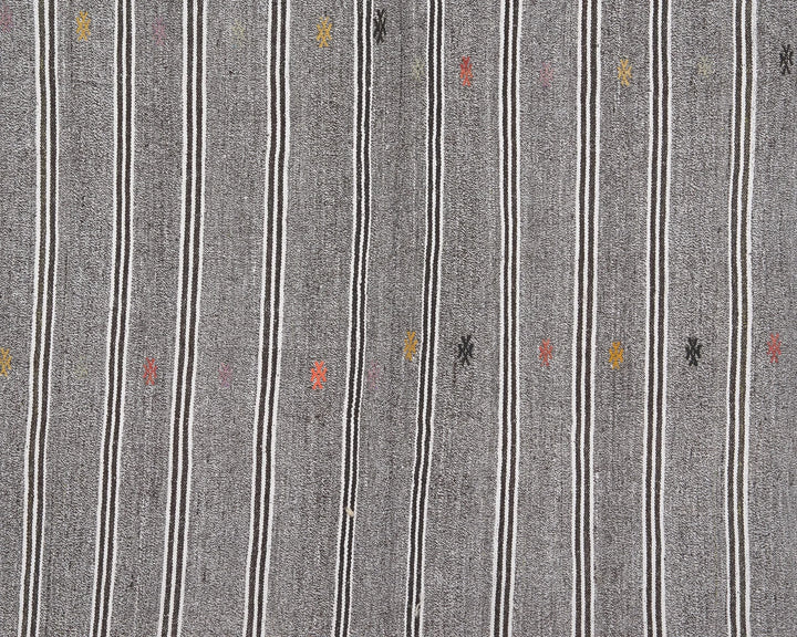 Gray Kilim Rug 5' 5" x 8' 7" | No. VR89522