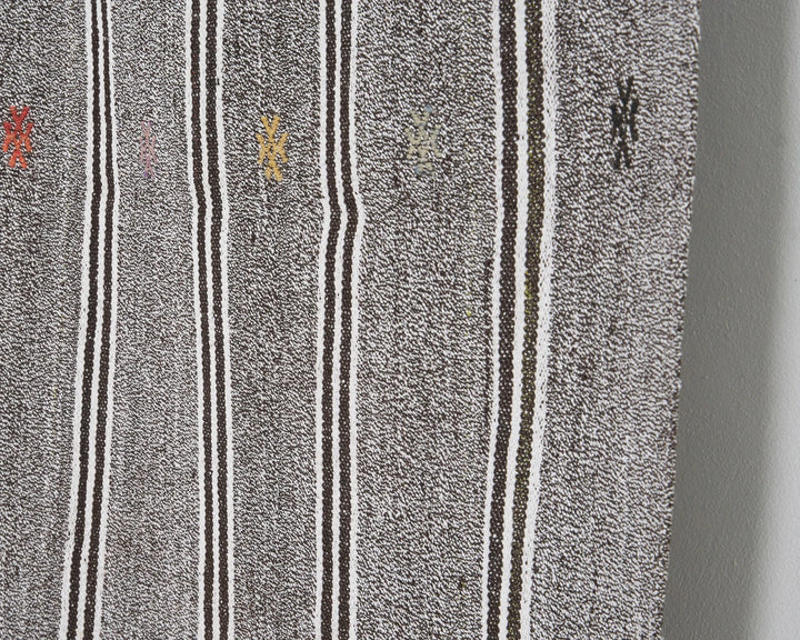 Gray Kilim Rug 5' 5" x 8' 7" | No. VR89522