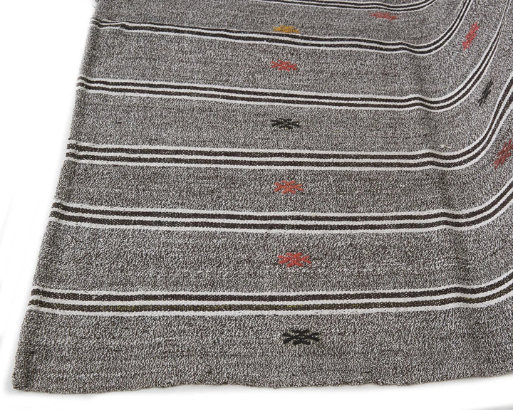 Gray Kilim Rug 5' 5" x 8' 7" | No. VR89522