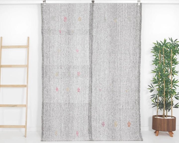 Gray Kilim Rug 4' 11" x 6' 11" | No. VR89686