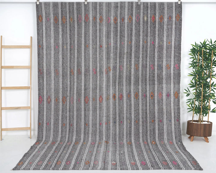 Gray Turkish Kilim Rug 6' 7" x 9' 8" Flat-Weave | No. VR90180