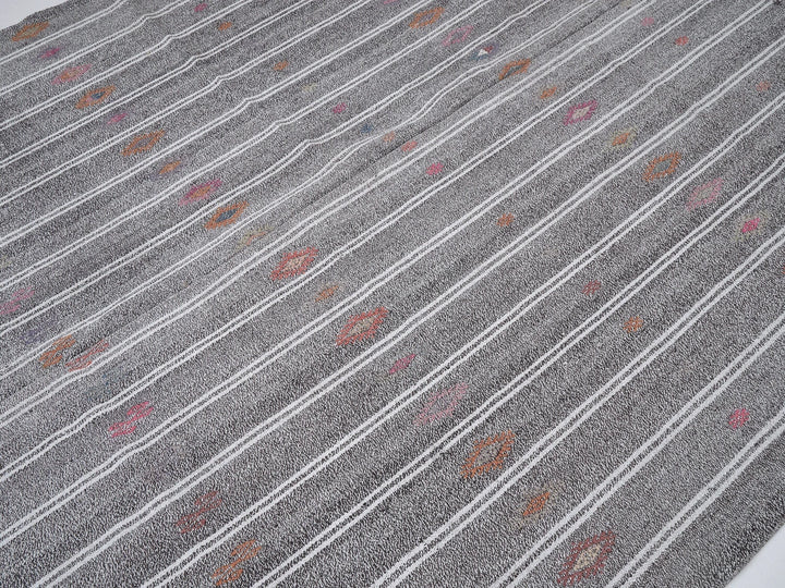Gray Turkish Kilim Rug 6' 7" x 9' 8" Flat-Weave | No. VR90180