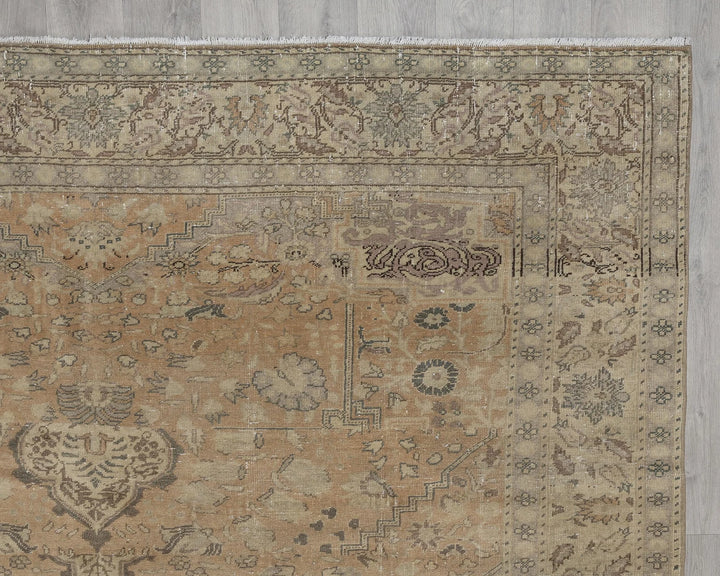 Beige Turkish Oushak Rug 7' x 10' Hand-Knotted pattern