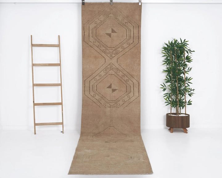 Beige Turkish Oushak Rug 2'11" x 11'2" Hand-Knotted | No. VR91588