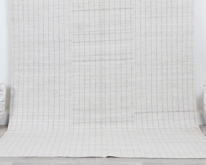 White Turkish Kilim Rug 6'3" x 9'2" Flat-Weave detail