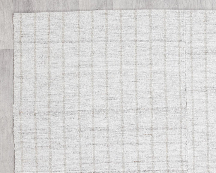 White Turkish Kilim Rug 6'3" x 9'2" Flat-Weave border
