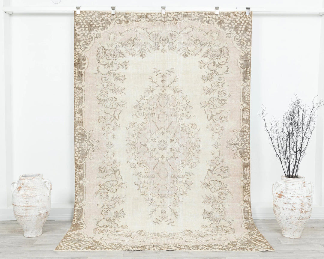 Beige Turkish Oushak Rug 8' 8" x 5' 7" Hand-Knotted | No. VR92296