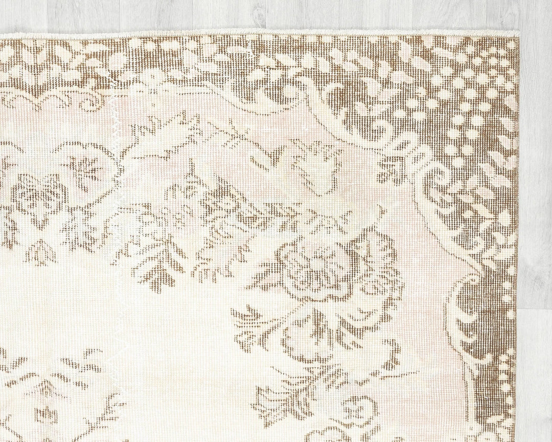 Beige Turkish Oushak Rug 8' 8" x 5' 7" Hand-Knotted | No. VR92296