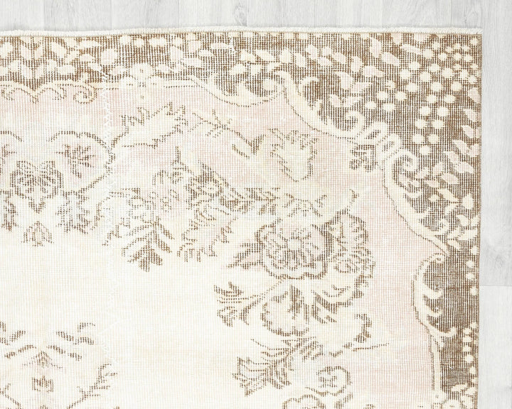 Beige Turkish Oushak Rug 8' 8" x 5' 7" Hand-Knotted | No. VR92296