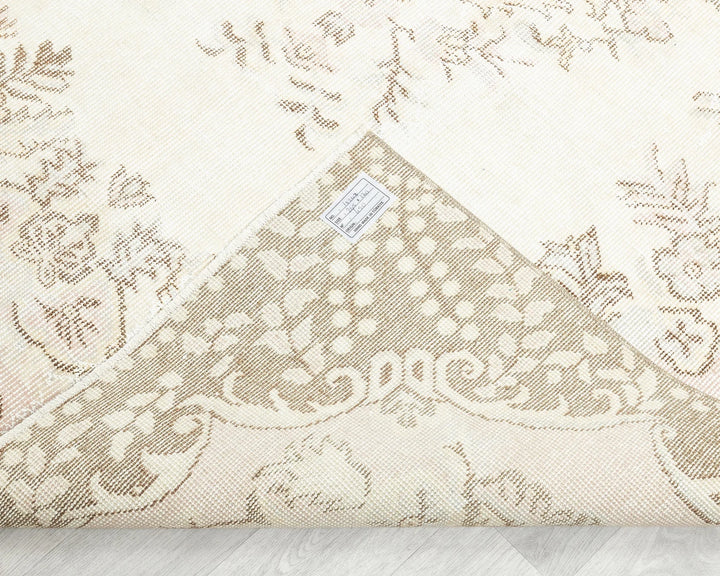 Beige Turkish Oushak Rug 8' 8" x 5' 7" Hand-Knotted | No. VR92296