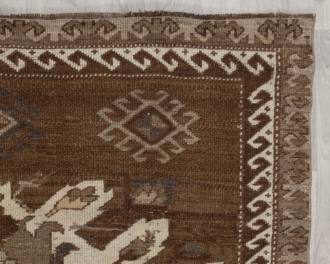 Beige Turkish Oushak Rug 4'10" x 7'9" Hand-Knotted | No. VR92435