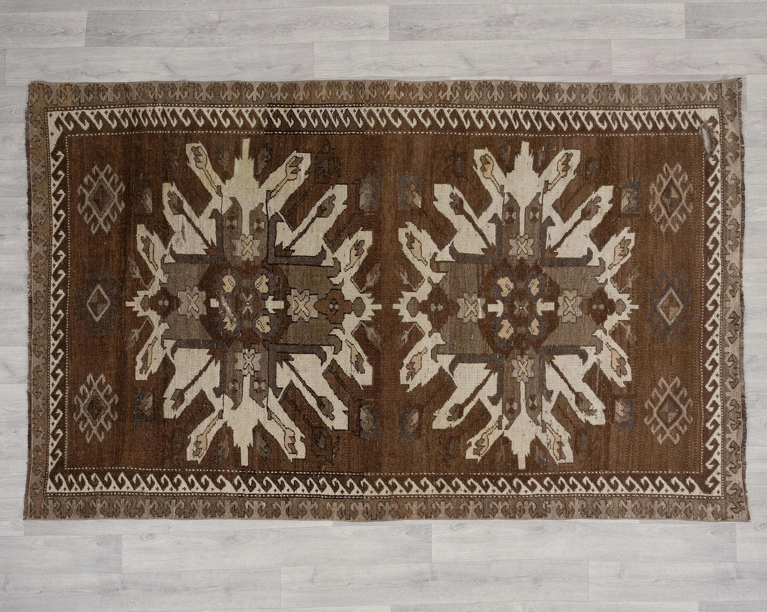 Beige Turkish Oushak Rug 4'10" x 7'9" Hand-Knotted | No. VR92435
