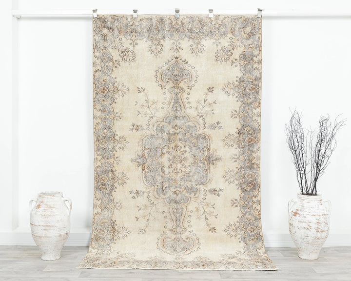 Beige Turkish Oushak Rug 8' 2" x 4' 11" Hand-Knotted | No. VR92834