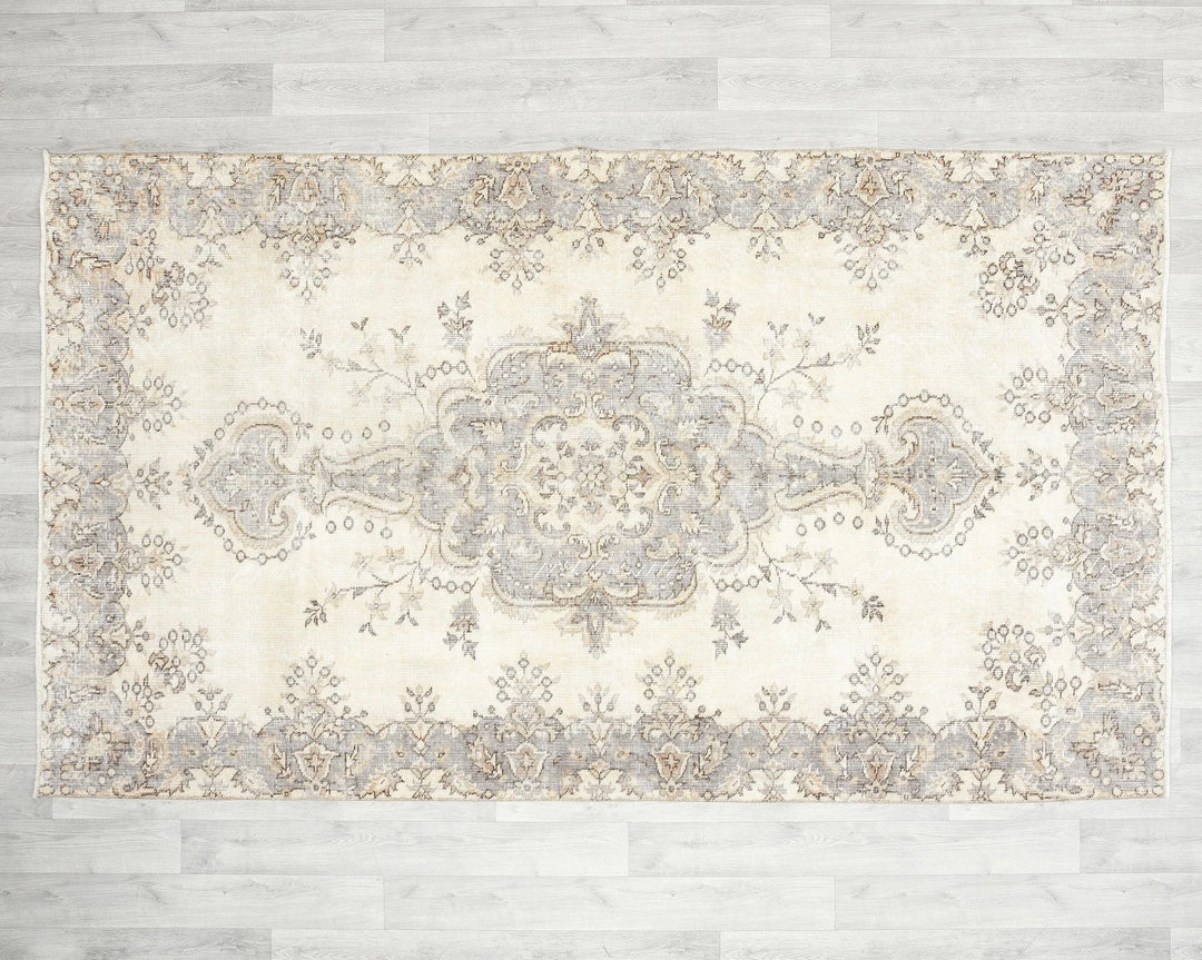 Beige Turkish Oushak Rug 8' 2" x 4' 11" Hand-Knotted | No. VR92834