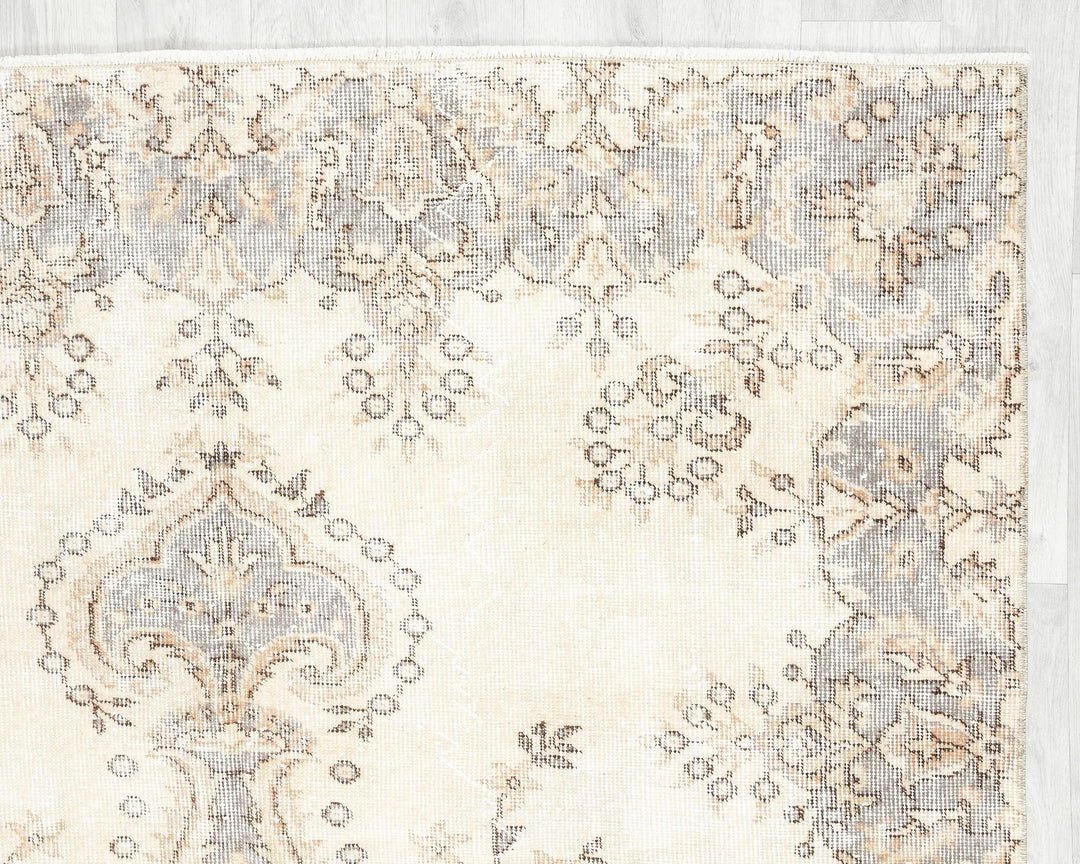 Beige Turkish Oushak Rug 8' 2" x 4' 11" Hand-Knotted | No. VR92834