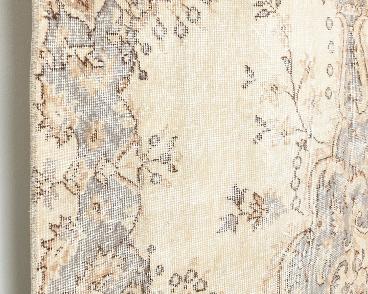 Beige Turkish Oushak Rug 8' 2" x 4' 11" Hand-Knotted | No. VR92834