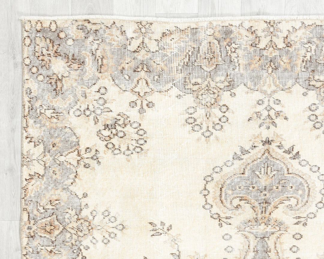 Beige Turkish Oushak Rug 8' 2" x 4' 11" Hand-Knotted | No. VR92834