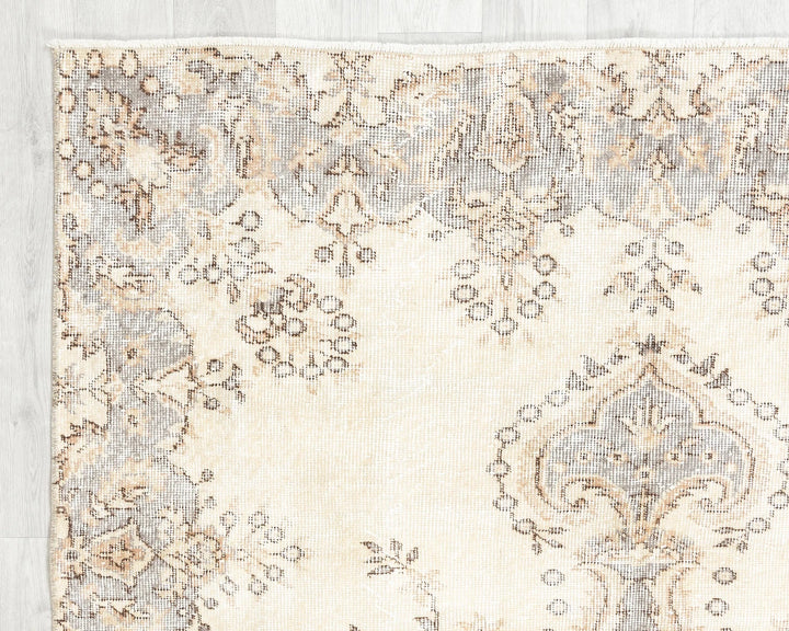 Beige Turkish Oushak Rug 8' 2" x 4' 11" Hand-Knotted | No. VR92834