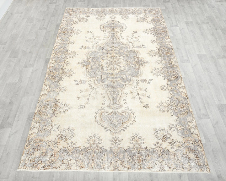 Beige Turkish Oushak Rug 8' 2" x 4' 11" Hand-Knotted | No. VR92834