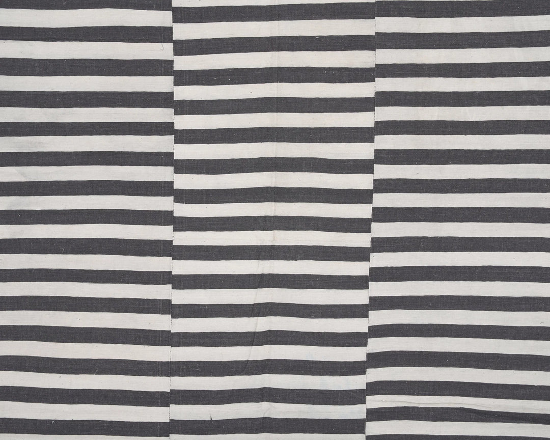 Black Kilim Rug 5' 11" x 7' 1" | No. VR93157