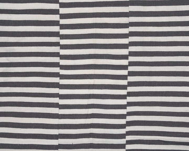 Black Kilim Rug 5' 11" x 7' 1" | No. VR93157