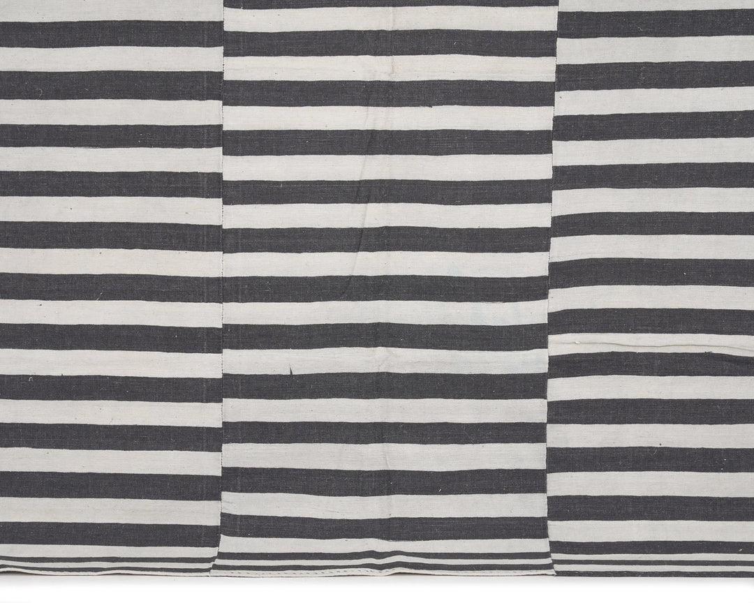Black Kilim Rug 5' 11" x 7' 1" | No. VR93157
