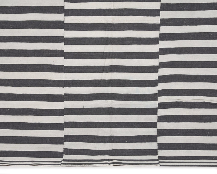Black Kilim Rug 5' 11" x 7' 1" | No. VR93157