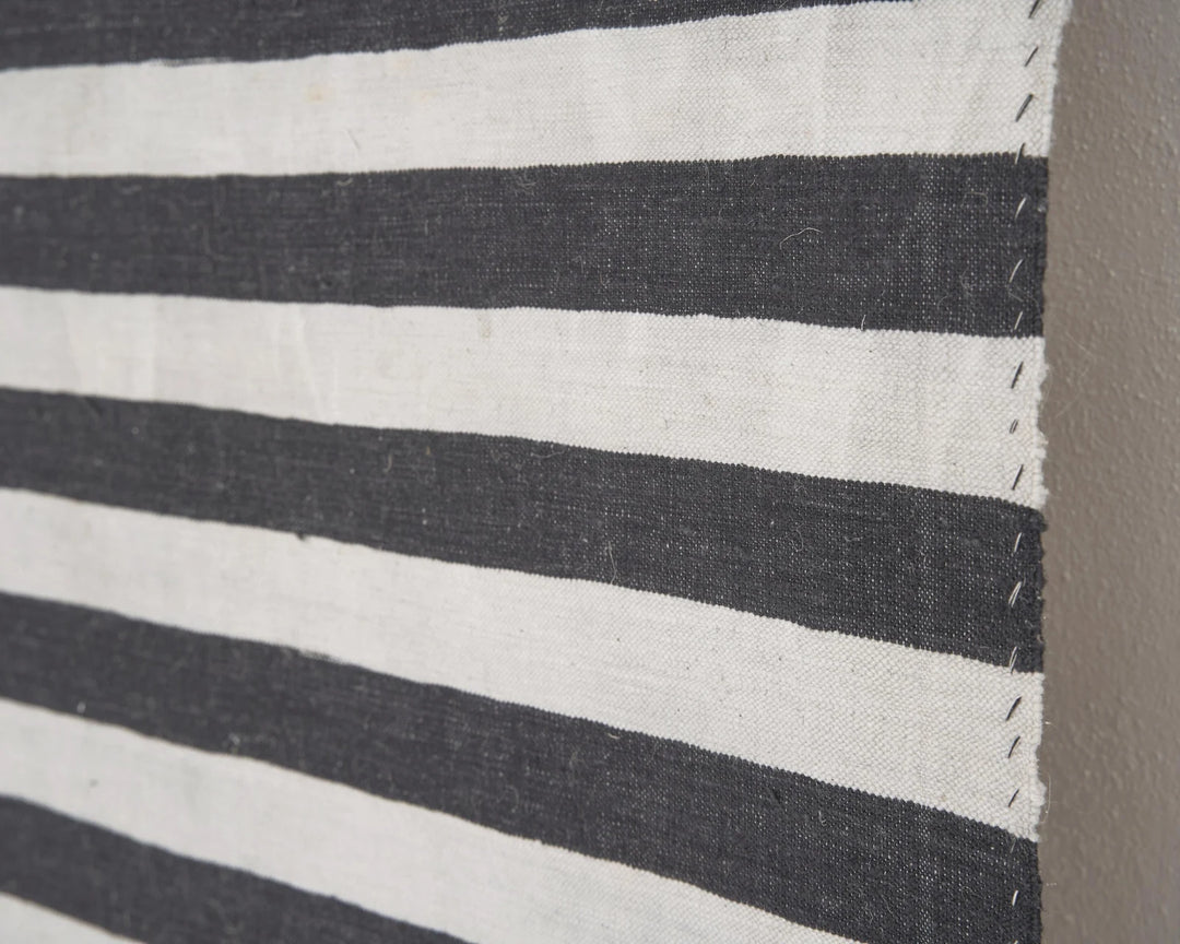 Black Kilim Rug 5' 11" x 7' 1" | No. VR93157