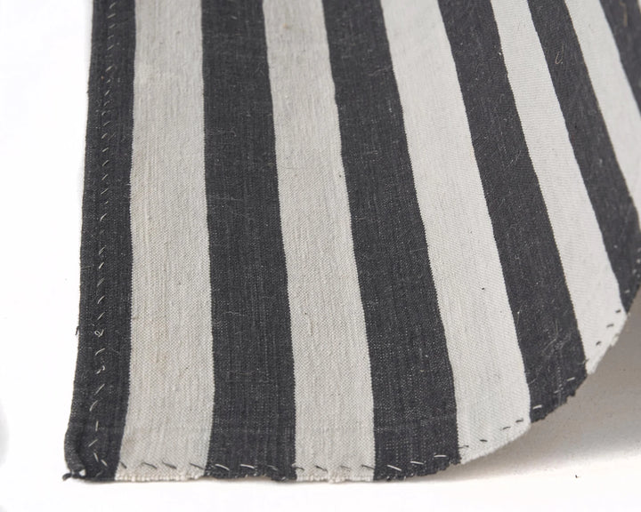 Black Kilim Rug 5' 11" x 7' 1" | No. VR93157