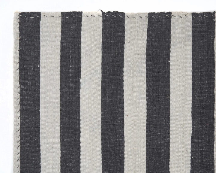 Black Kilim Rug 5' 11" x 7' 1" | No. VR93157
