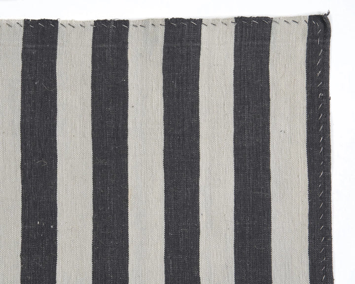 Black Kilim Rug 5' 11" x 7' 1" | No. VR93157