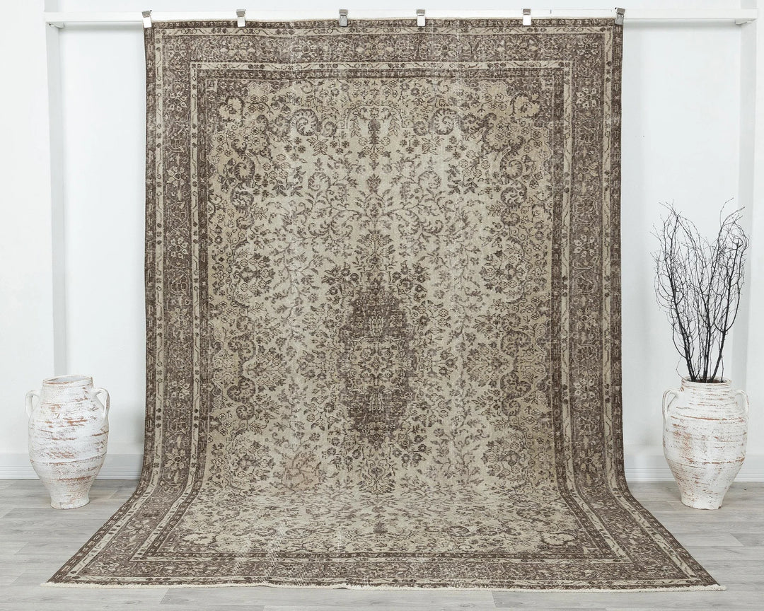 Beige Oushak Rug 6' 11" x 10' | No. VR93295