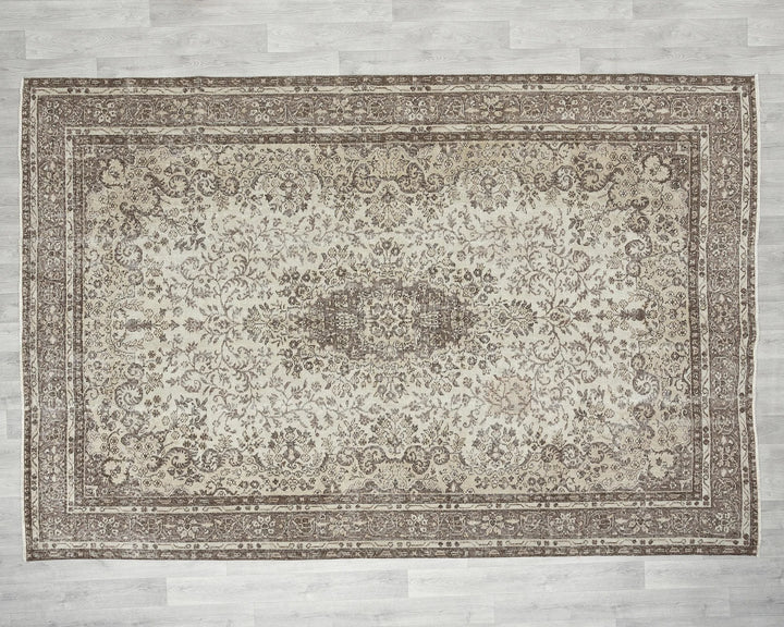 Beige Oushak Rug 6' 11" x 10' | No. VR93295