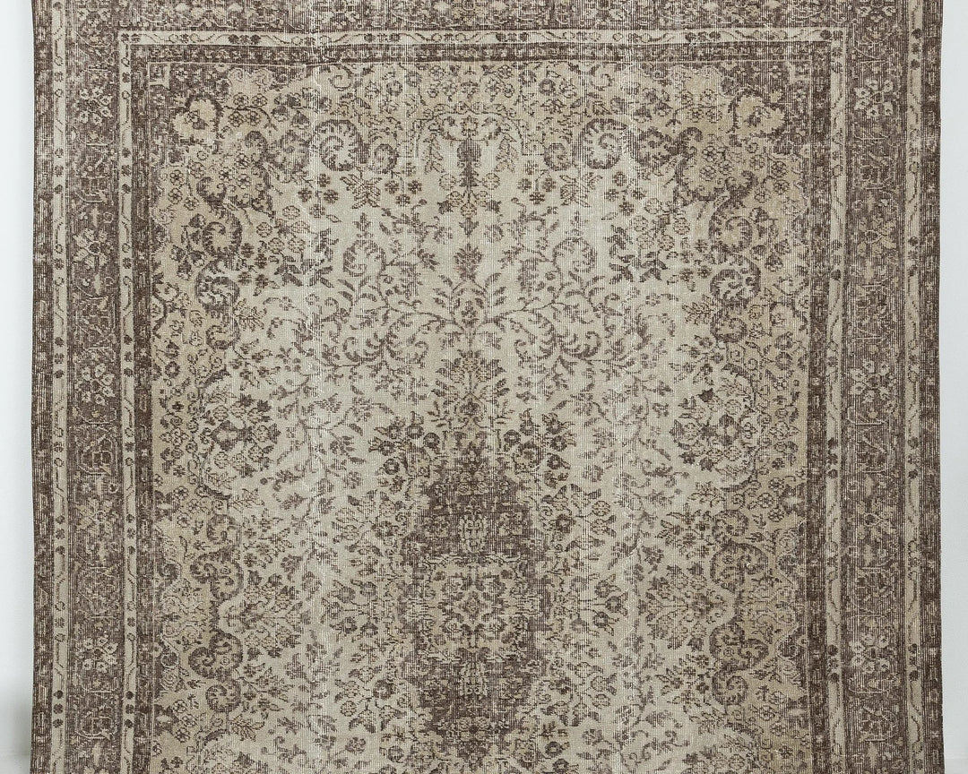Beige Oushak Rug 6' 11" x 10' | No. VR93295