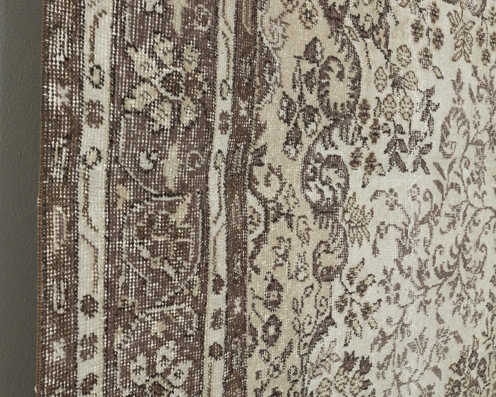 Beige Oushak Rug 6' 11" x 10' | No. VR93295