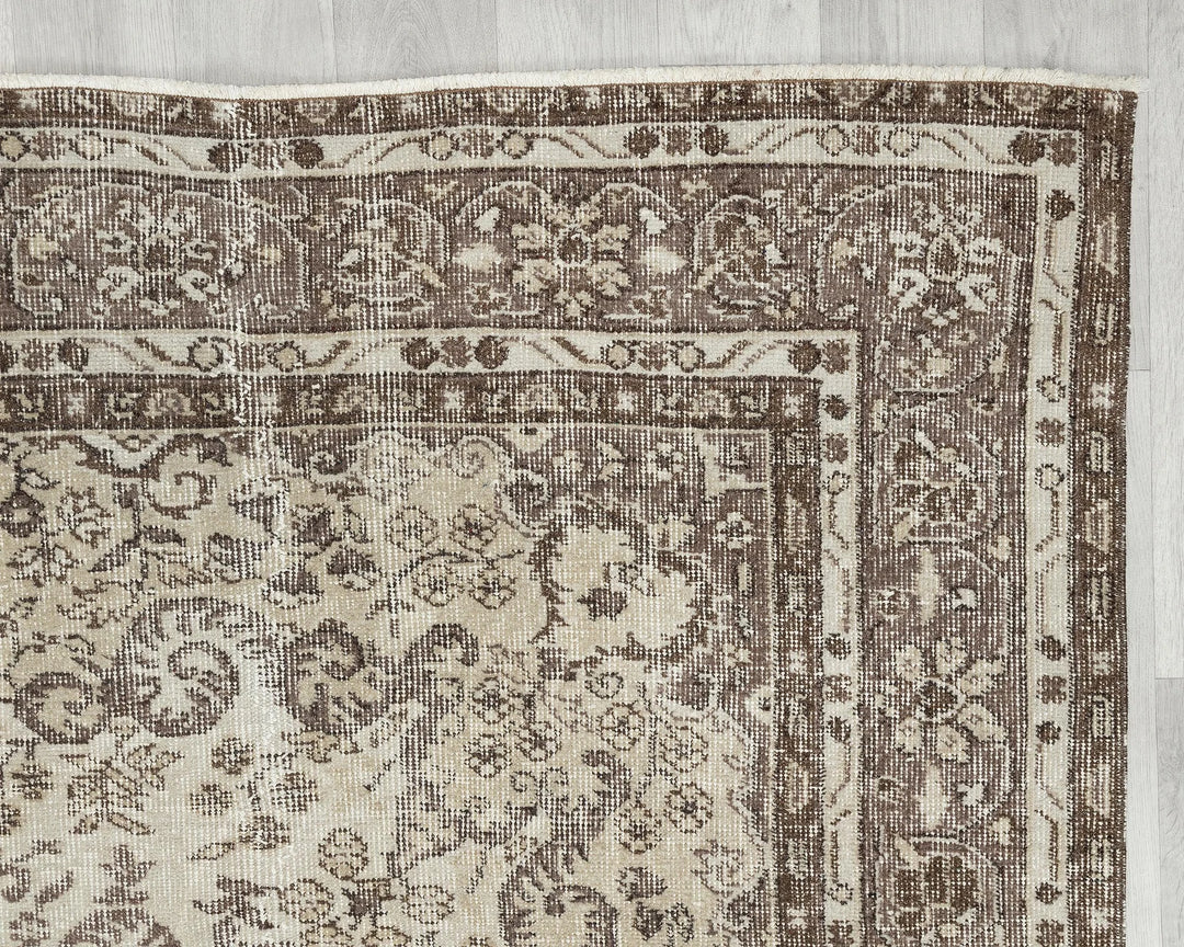 Beige Oushak Rug 6' 11" x 10' | No. VR93295