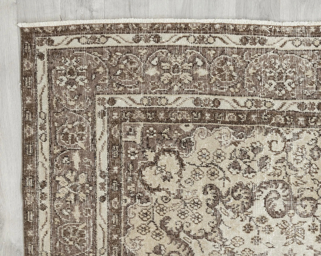 Beige Oushak Rug 6' 11" x 10' | No. VR93295