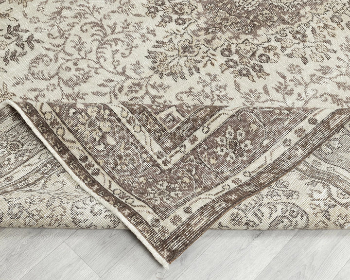 Beige Oushak Rug 6' 11" x 10' | No. VR93295
