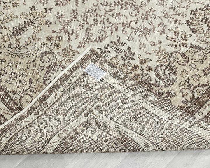 Beige Oushak Rug 6' 11" x 10' | No. VR93295