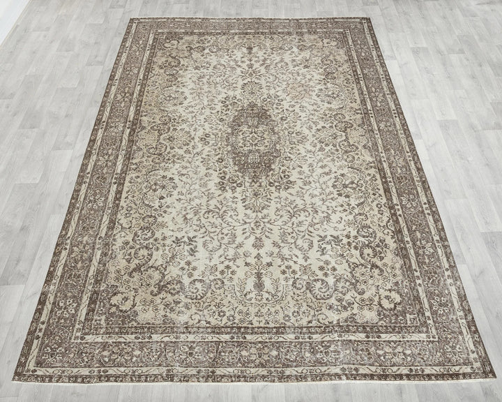 Beige Oushak Rug 6' 11" x 10' | No. VR93295