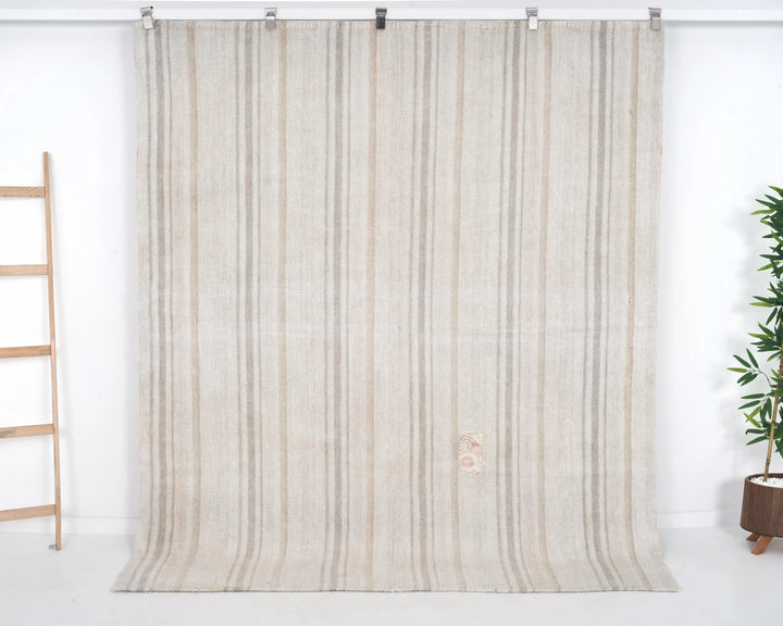 White Kilim Rug 6' 3" x 7' 3" | No. VR93685